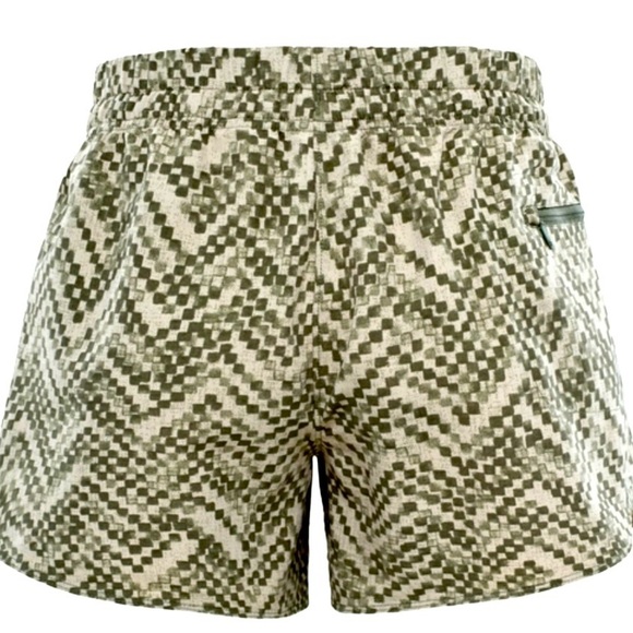 The North Face Women Class V Four Leaf Clover Chevron Print Shorts NWOT - Picture 2 of 13